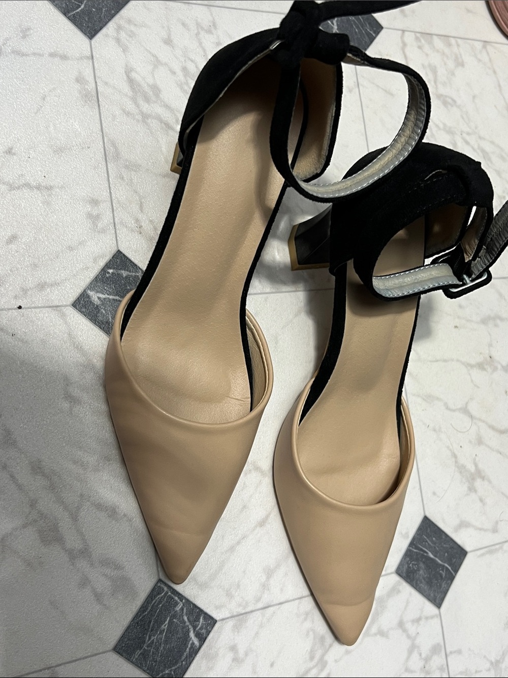 SHEIN Beige Pointed Toe Block Heel Pumps with Black Ankle Strap